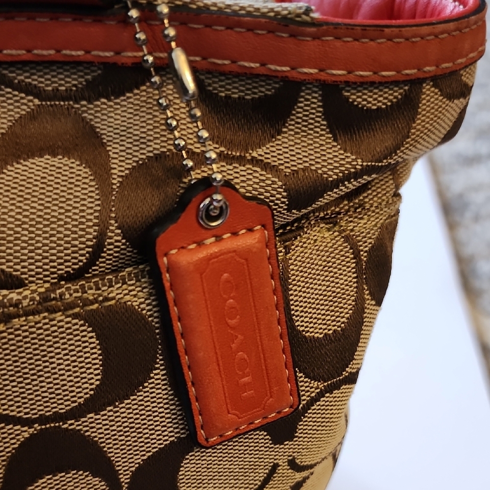 Coach Hampton Signature Tote. PROJECT BAG - Picture 4 of 16